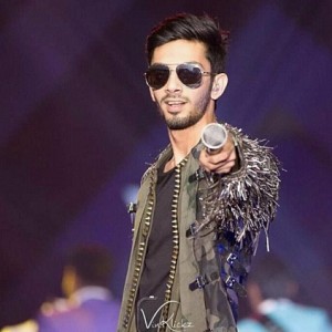 Anirudh signs his next big film with this huge star!