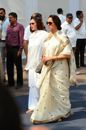 Sridevi's final journey - funeral