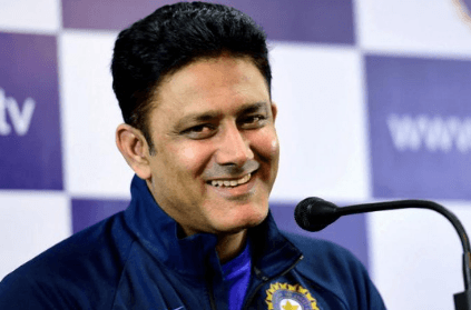 Anil Kumble wins hearts with a warm response to a fan on same flight