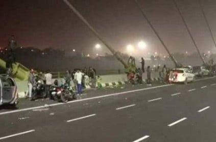People risk lives to take selfie in Delhi Signature Bridge
