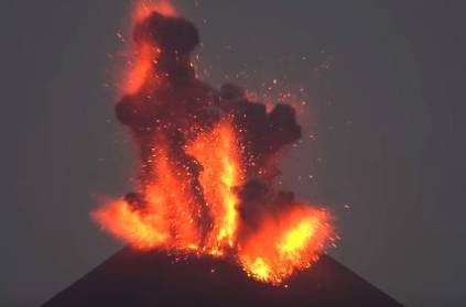Photographer Richard captures lightning striking Krakatau volcano