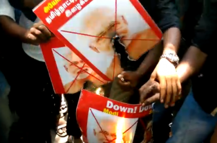 Tamil Nadu: Protesters burn Modi’s picture