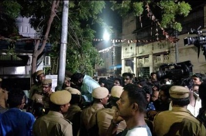 In midnight op, doctors rush to Karunanidhi's Gopalapuram residence