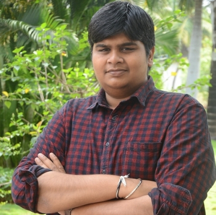 Karthik Subbaraj apologizes to Tamil audience for not releasing Mercury