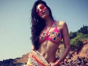WOW! Shruti Haasan goes BOLD in her LATEST picture - Fans in awe and shock!