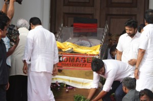 Karunanidhi death: Political leaders and Celebrities pay homage