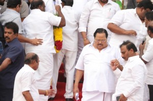 Karunanidhi death: Political leaders and Celebrities pay homage