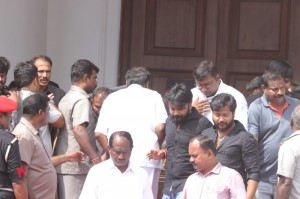 Karunanidhi death: Political leaders and Celebrities pay homage