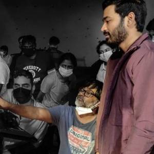 அப்படியே ‘துள்ளுவதோ இளமை’ தனுஷ் தான்.. வைரல் ஆகும் அவரது மகனின் ஷூட்டிங் ஸ்பாட் ஃபோட்டோ