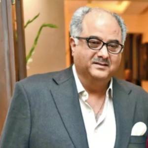 Hum Paanch to Mom, Boney Kapoor loves playing a perfect host.